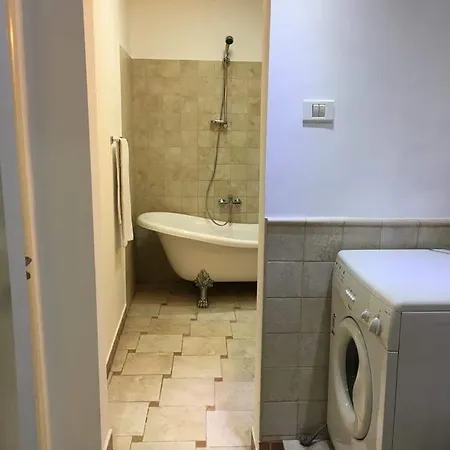 Ultra Central Deluxe Apartment