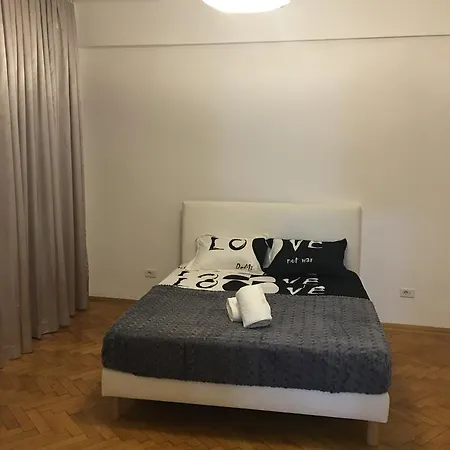 Ultra Central Deluxe * Bukarest