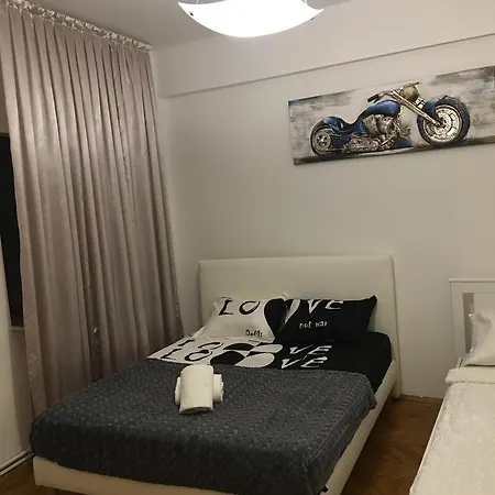 Ultra Central Deluxe Apartment *