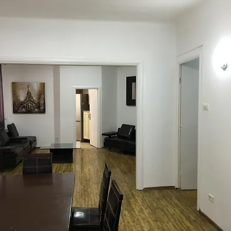 Ultra Central Deluxe Apartment