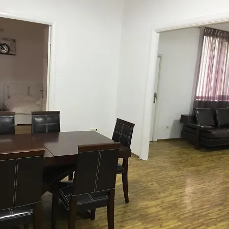 Ultra Central Deluxe Apartment