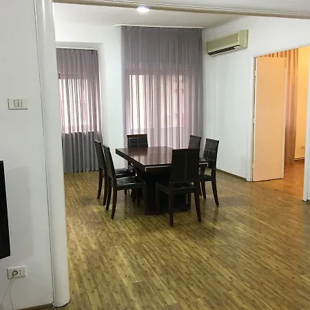 Ultra Central Deluxe Apartment